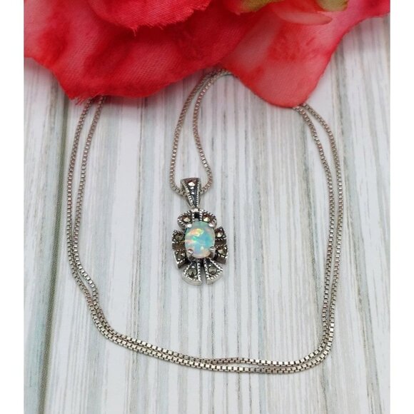 Pretty Sterling Silver Opal & Marcasite Pendant Necklace Box Chain Signed CW 18" - Picture 3 of 7